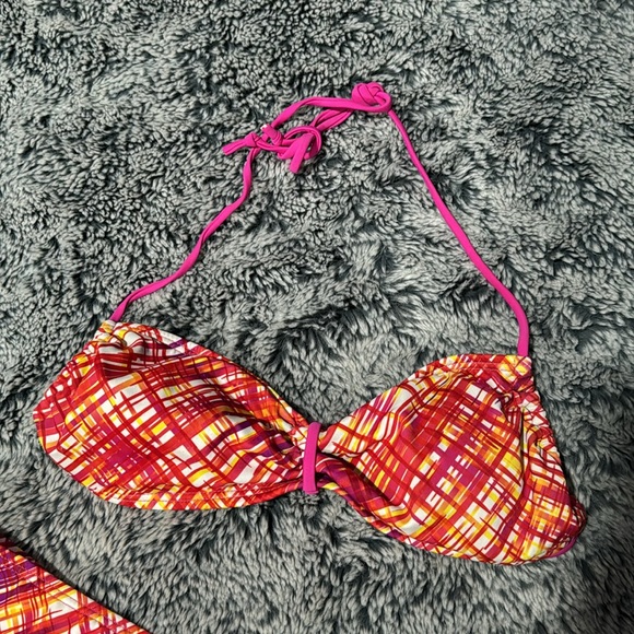 Bikini - Picture 2 of 5